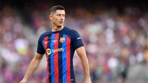 "Zachłanny Lewandowski". Przestrzegają przed Polakiem, napisali to wprost