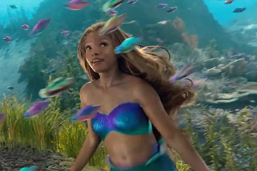 Halle Bailey w scenie z "Małej syrenki" Halle Bailey w scenie z "Małej syrenki"