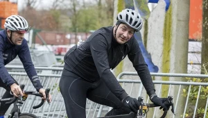 Alexander De Croo na rowerze. Zdjęcie ilustracyjne
