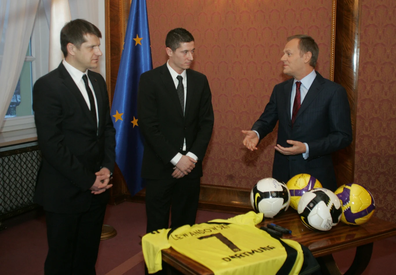 Cezary Kucharski i Robert Lewandowski na spotkaniu z Donaldem Tuskiem, 2010 rok