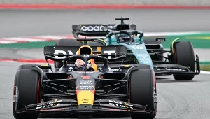 Max Verstappen i Lewis Hamilton na torze w Barcelonie
