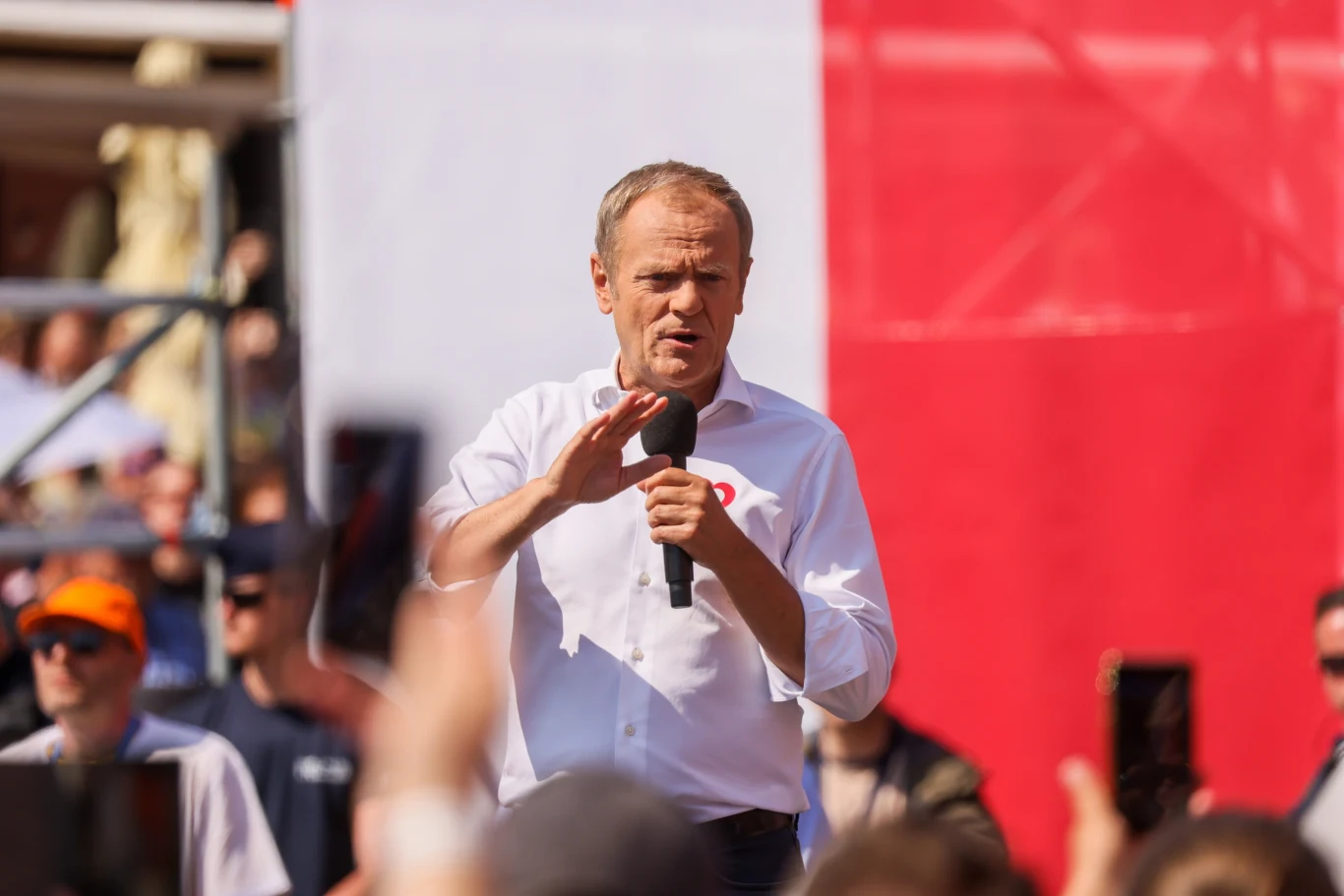 Donald Tusk podczas marszu 4 czerwca w Warszawie Donald Tusk podczas marszu 4 czerwca w Warszawie