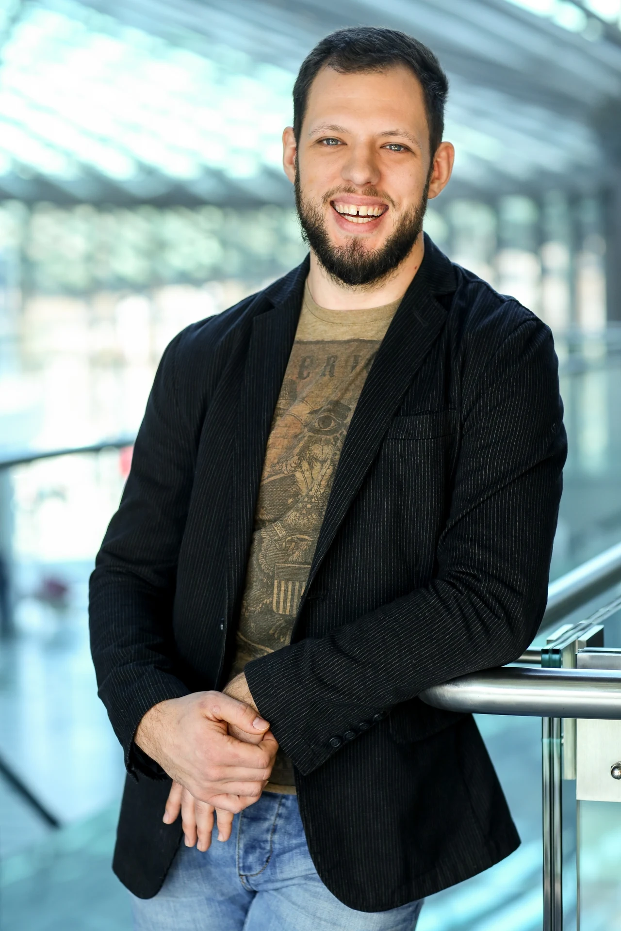 Mikołaj Radwan zrezygnował z aktorstwa dla programowania gier komputerowych. Mikołaj Radwan zrezygnował z aktorstwa dla programowania gier komputerowych.