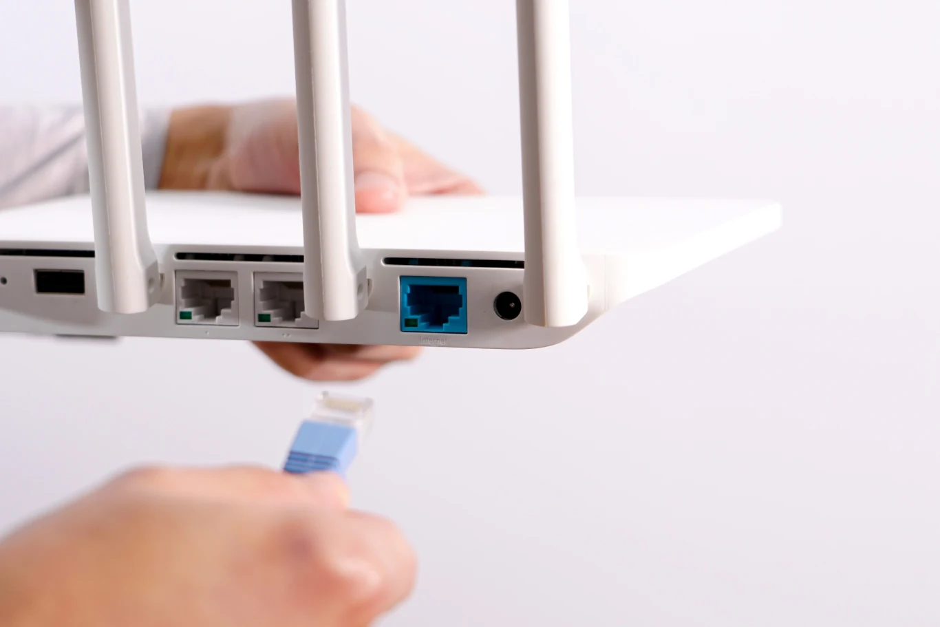 Wolna sieć Wi-Fi? Ktoś może być podłączony do twojego routera. Wolna sieć Wi-Fi? Ktoś może być podłączony do twojego routera.