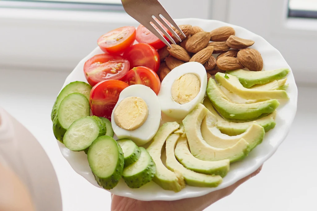 Produkty z najniższym indeksem glikemicznym to m.in.: jajka, awokado i migdały Produkty z najniższym indeksem glikemicznym to m.in.: jajka, awokado i migdały