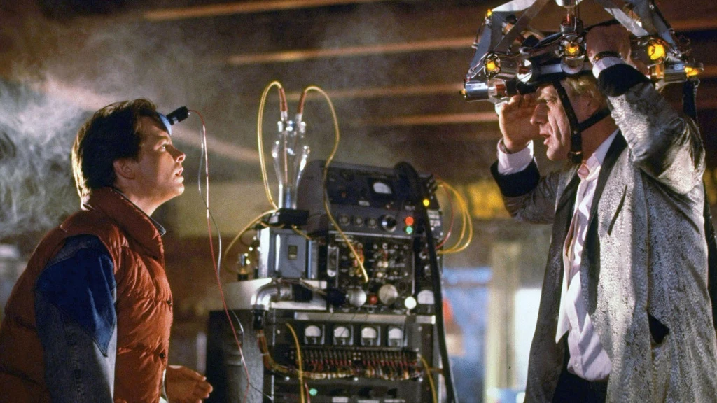Marty McFly (Michael J. Fox) i doktor Emmett Lathrop Brown (Christopher Lloyd) - bohaterowie trylogii "Powrót do przyszłości" Marty McFly (Michael J. Fox) i doktor Emmett Lathrop Brown (Christopher Lloyd) - bohaterowie trylogii "Powrót do przyszłości"