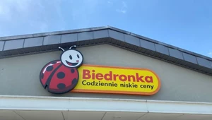 Biedronka zmieniła godziny otwarcia. Wieczorem czekają rabatogodziny.
