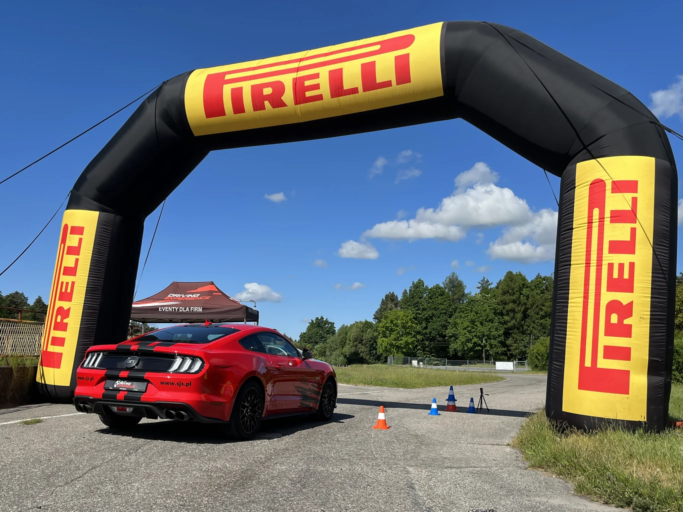 Wielka Gonitwa Stajni Mustangów