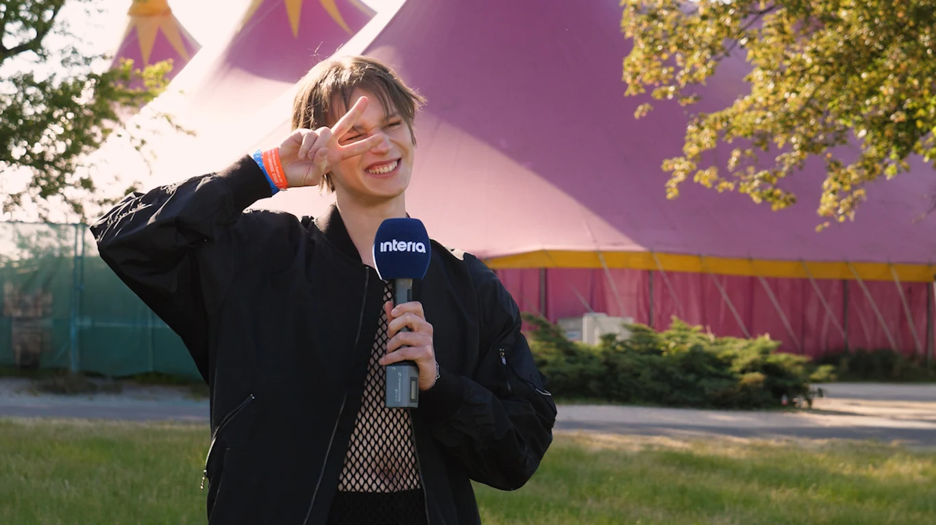 Jann bez wątpienia jest największym odkryciem na polskiej scenie muzycznej w 2023 roku Jann bez wątpienia jest największym odkryciem na polskiej scenie muzycznej w 2023 roku