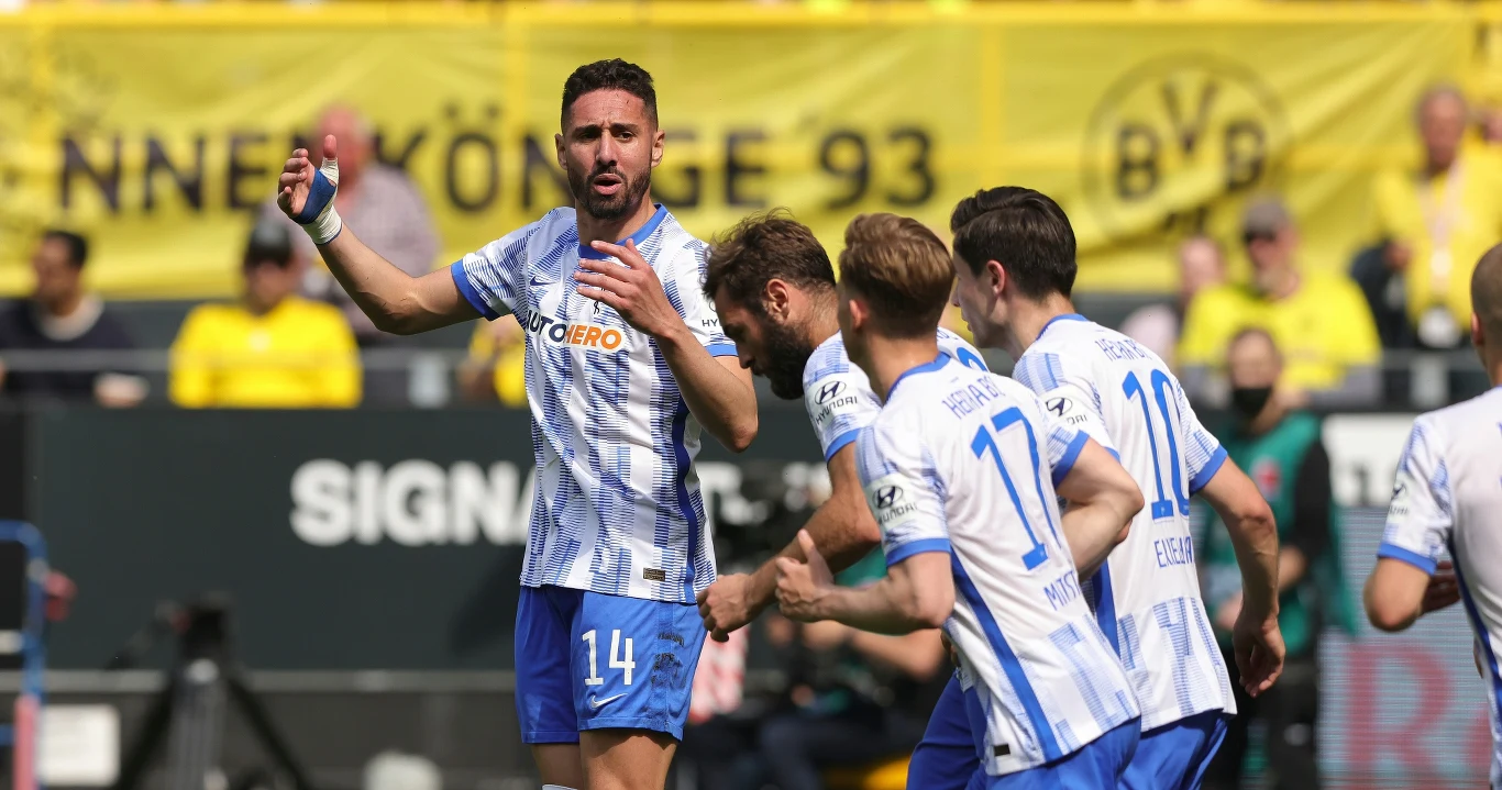 Ishak Belfodil (pierwszy z lewej)