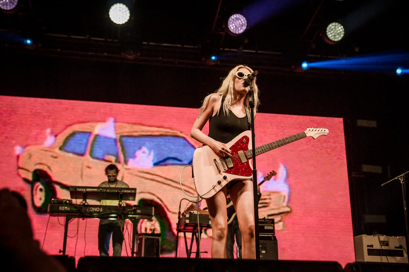 Daria Zawiałow wraz z zespołem na scenie Orange Warsaw Festival 2023 Daria Zawiałow wraz z zespołem na scenie Orange Warsaw Festival 2023