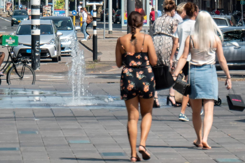 Choć lato powinno kojarzyć się z beztroskim czasem, dla wielu kobiet to czas dodatkowego stresu, którego przyczyną są niewybredne zachowania mężczyzn