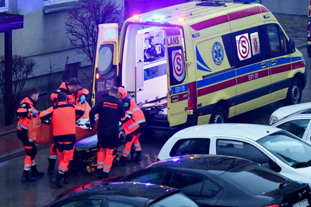 Karetki często mają utrudniony dojazd do osiedla lub na posesję poszkodowanego ze względu np. na inne pojazdy, nieprawidłowo zaparkowane