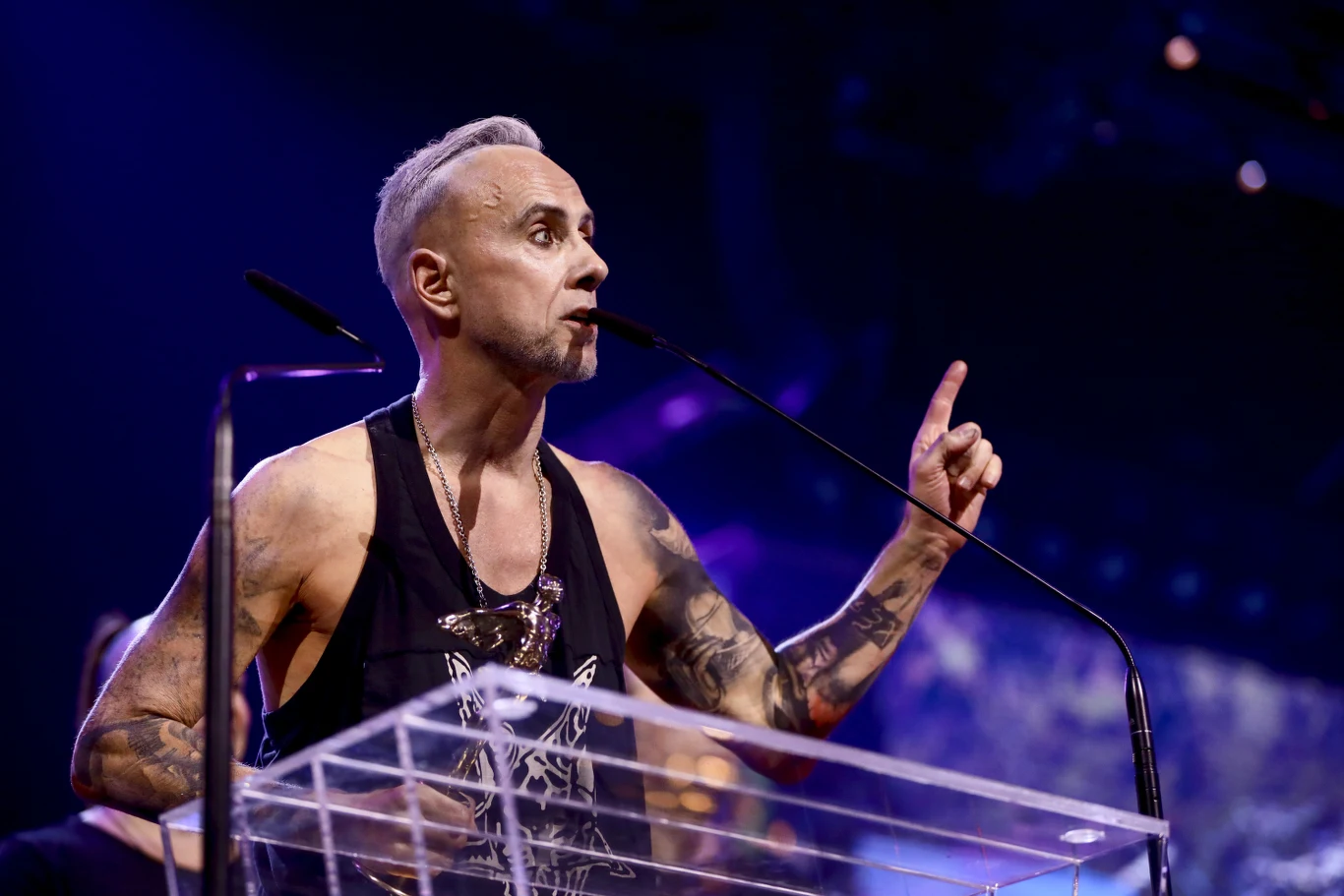 Nergal stoi na czele grupy Behemoth Nergal stoi na czele grupy Behemoth