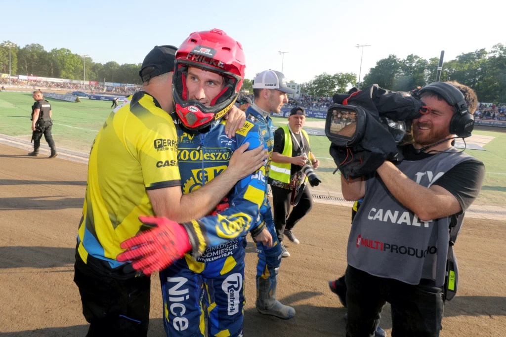 Max Fricke świętuje wygraną