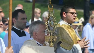 Boże Ciało to sklep ustawowo wolny od pracy.