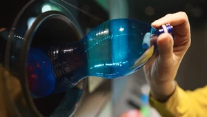 Od 2025 r. w Polsce będzie działał system kaucyjny dla butelek z plastiku i szkła oraz puszek aluminiowych. Za zwrócone odpady otrzymamy pieniądze lub bon zniżkowy na zakupy