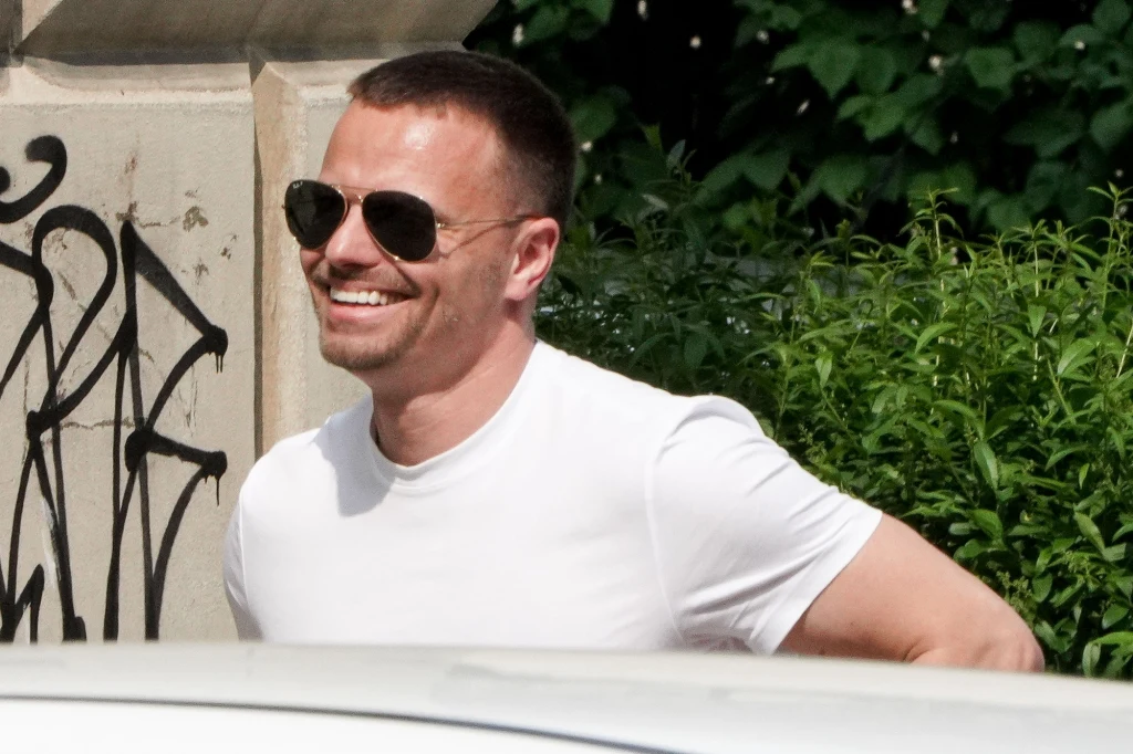 Od tego czasu stosunki pomiędzy Marcinem a Kasią nie są zbyt ciepłe. Na szczęście stanęli na wysokości zadania jako rodzice i dzielą się obowiązkami i czasem spędzanym ze swoimi dziećmi.  Od tego czasu stosunki pomiędzy Marcinem a Kasią nie są zbyt ciepłe. Na szczęście stanęli na wysokości zadania jako rodzice i dzielą się obowiązkami i czasem spędzanym ze swoimi dziećmi.