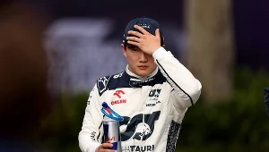 Yuki Tsunoda w barwach AlphaTauri