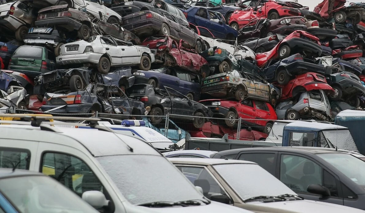 Stellanits, wraz z firmą Galloo, powołuje do życia spółkę mającą zajmować się recyklingiem aut. Stellanits, wraz z firmą Galloo, powołuje do życia spółkę mającą zajmować się recyklingiem aut.