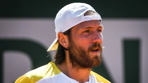 Życie nie oszczędza znanego tenisisty. Otrzymał dwa ciosy jednego dnia