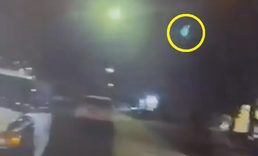 Dziwny obiekt na niebie nagrała policyjna kamera Dziwny obiekt na niebie nagrała policyjna kamera