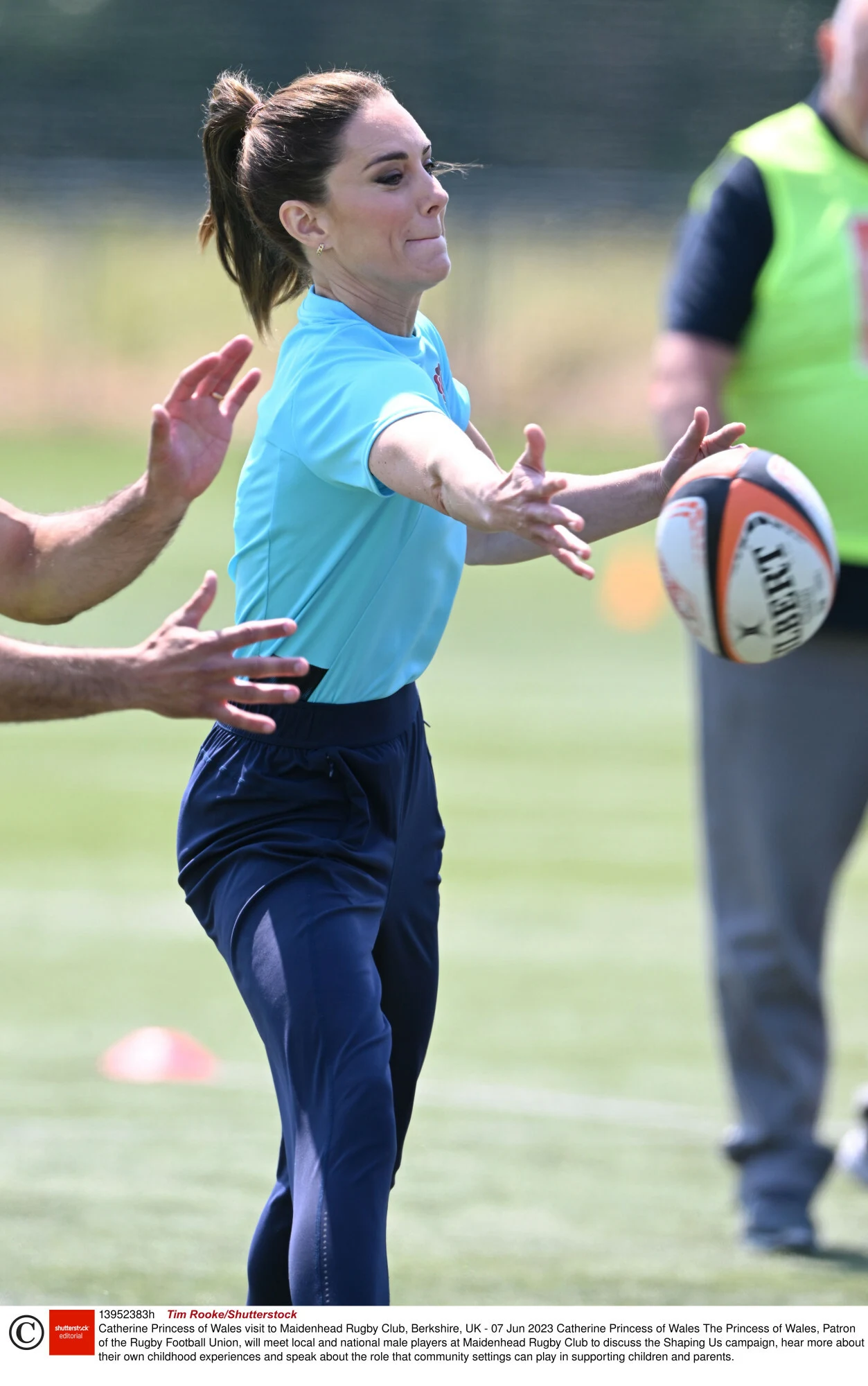 Księżna Kate wyszła na murawę. Księżna Kate wyszła na murawę.