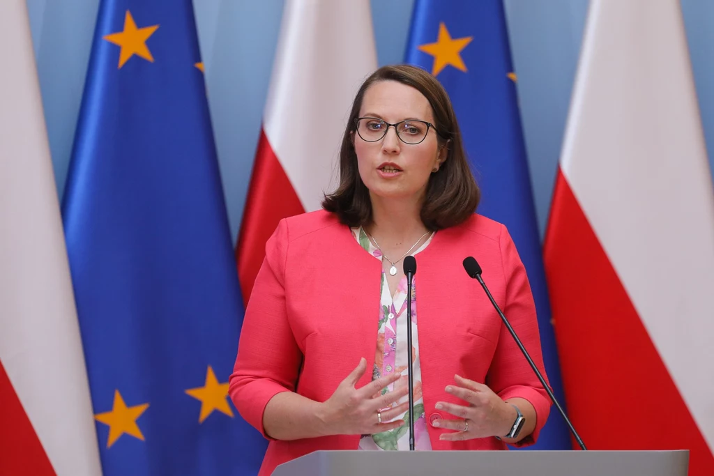Minister finansów Magdalena Rzeczkowska powiedziała, że wzrost deficytu budżetowego w 2023 r. wyniesie 24 mld zł. 
