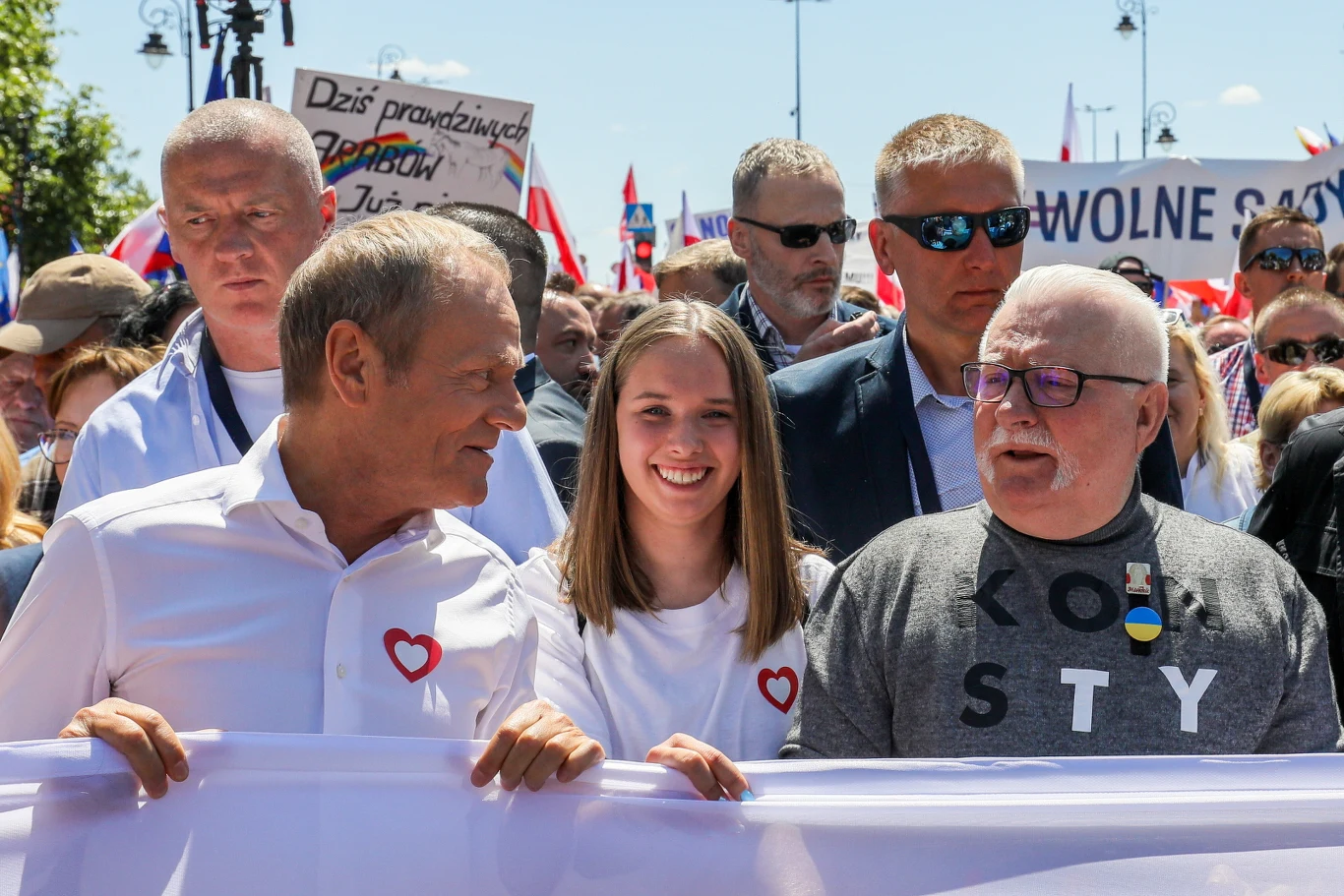 Przewodniczący PO Donald Tusk i były prezydent Lech Wałęsa na czele marszu 4 czerwca w Warszawie Przewodniczący PO Donald Tusk i były prezydent Lech Wałęsa na czele marszu 4 czerwca w Warszawie