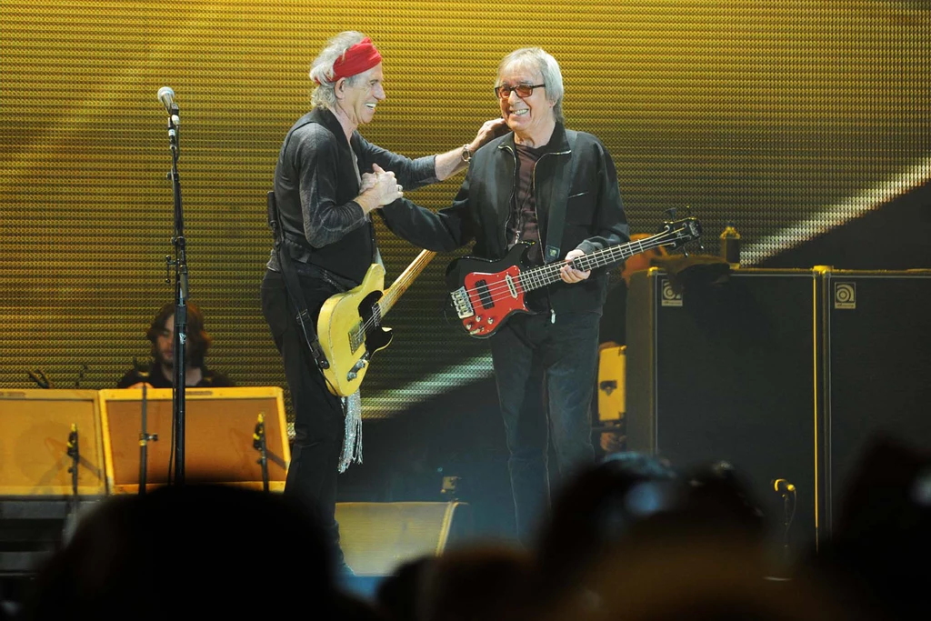 Bill Wyman ostatni raz grał z The Rolling Stones w 2013 roku. Na zdjęciu z Keithem Richardsem podczas jednego z koncertów