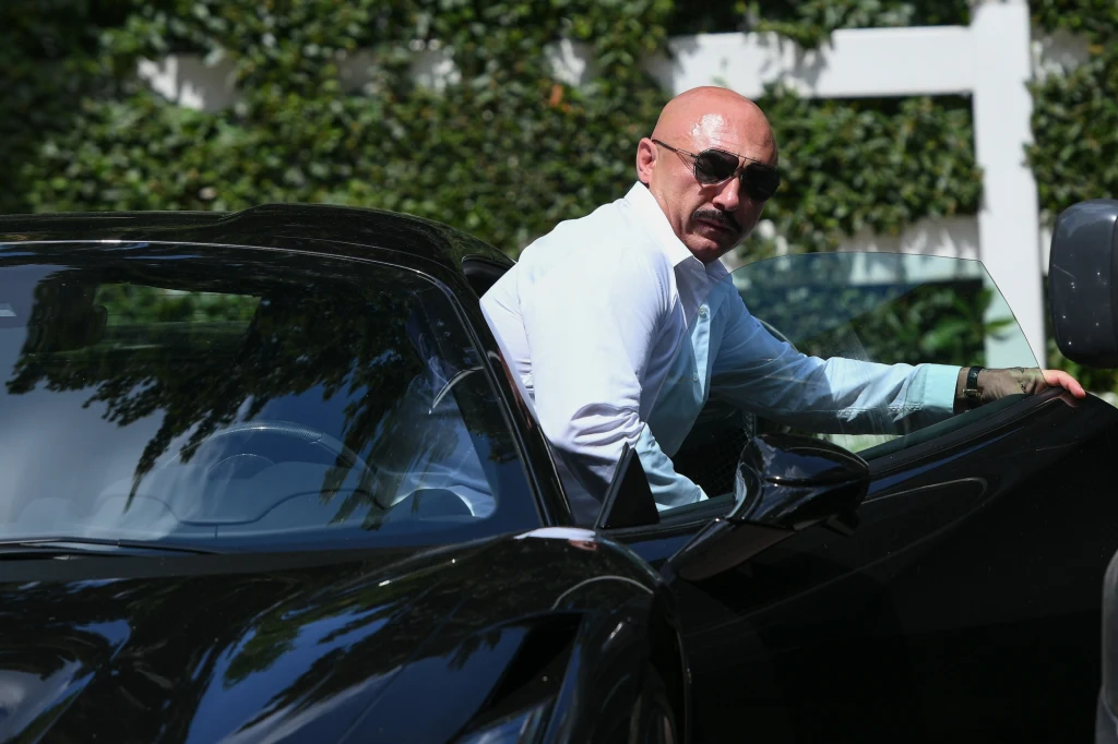 Patryk Vega w aucie za dwa miliony złotych