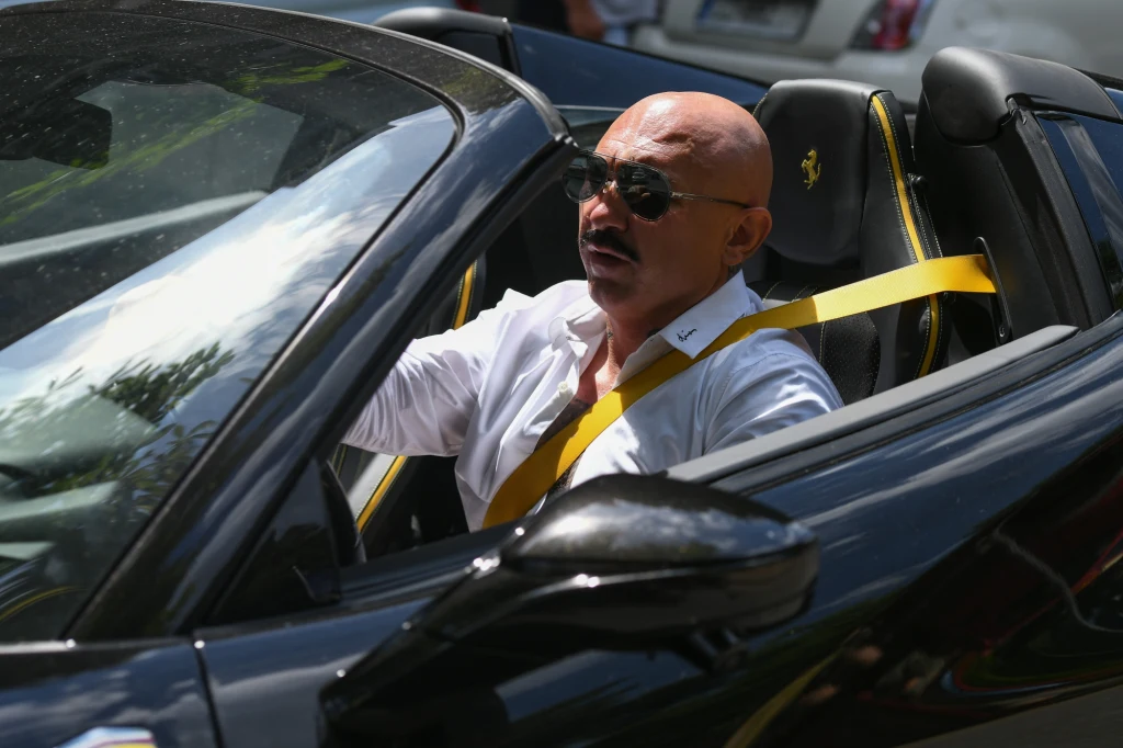 Patryk Vega w aucie za dwa miliony złotych