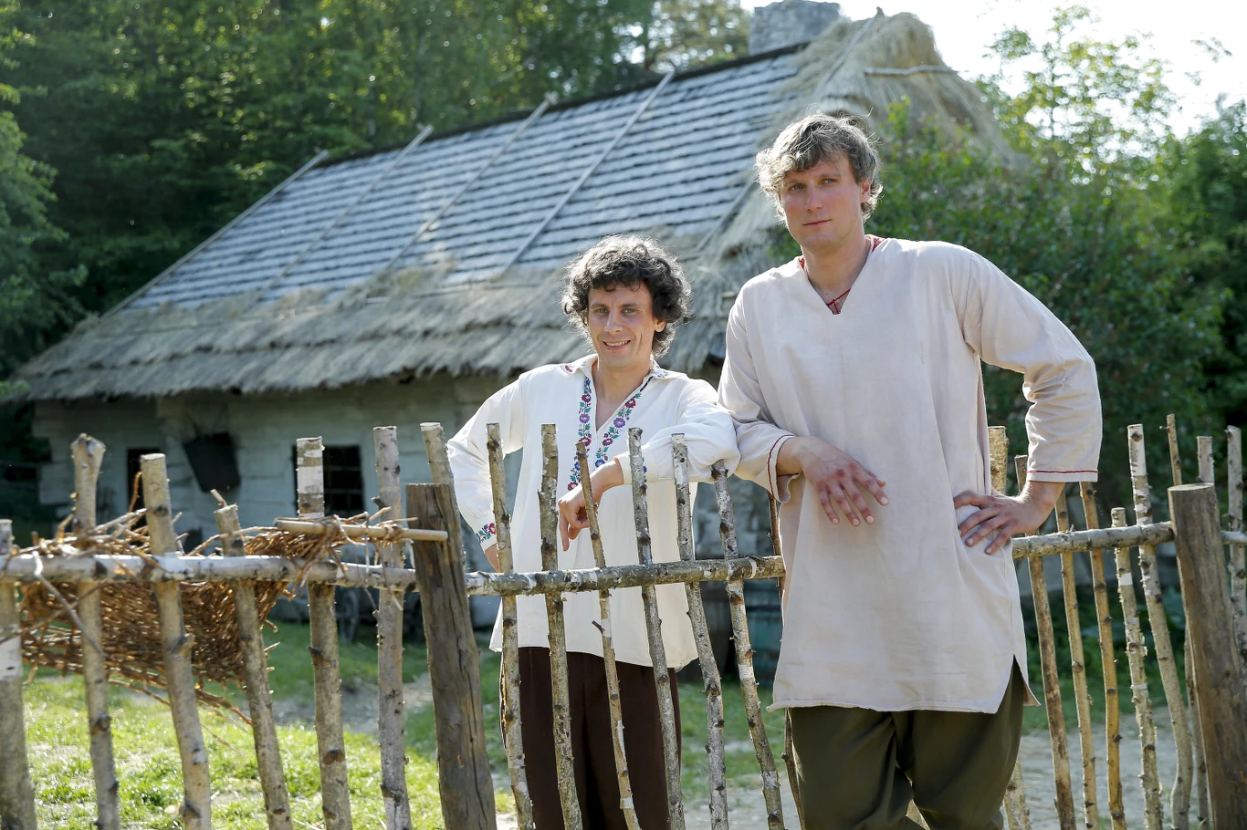 Artur Bobik i Karol Dziuba na planie filmu "Sami swoi. Początek"