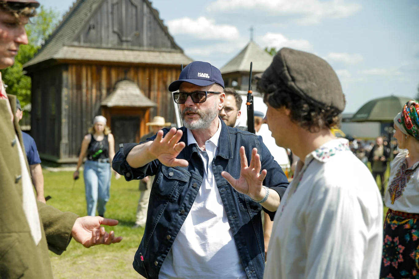 Artur Żmijewski na planie filmu "Sami swoi. Początek"
