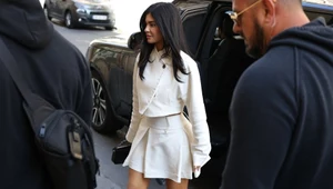 Kylie Jenner eksponuje idealny brzuch. W komentarzach wrze