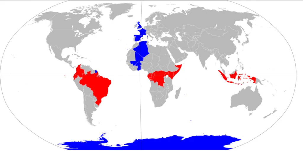 Mapa z zaznaczonym równikiem i południkiem zerowym. Współrzędne geograficzne punktu ich przecięcia to 0°00'00.0"N 0°00'00.0"E