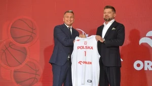 Radosław Piesiewicz (PZKosz) z lewej i Adam Burak (członek zarządu PKN Orlen)