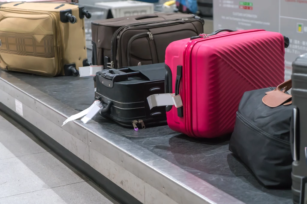 Zagubienie lub zniszczenie bagażu podczas podróży samolotem może dotknąć każdego z nas