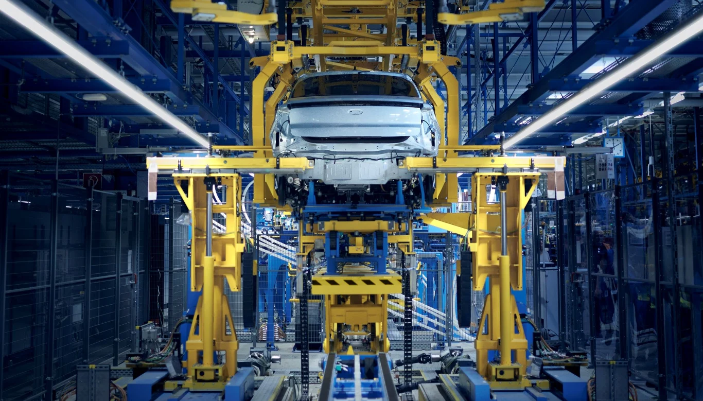 W zakładzie Forda w Kolonii powstawać teraz będą wyłącznie samochody elektryczne. W zakładzie Forda w Kolonii powstawać teraz będą wyłącznie samochody elektryczne.