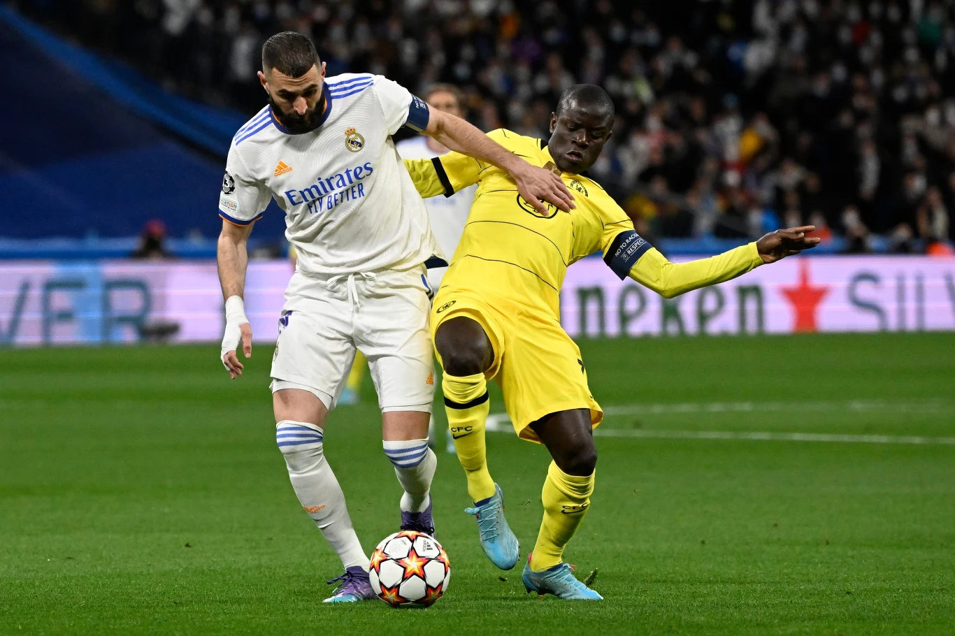 Karim Benzema (z lewej) N'Golo Kante będą teraz grać razem Karim Benzema (z lewej) N'Golo Kante będą teraz grać razem