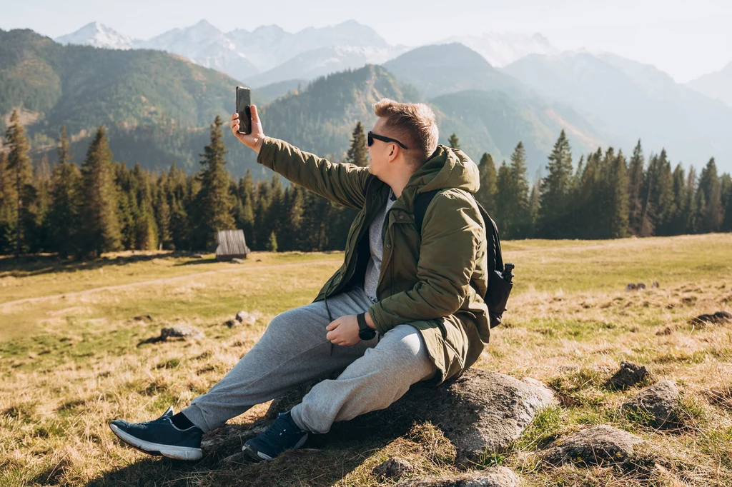 Telefon w górach przyda się nie tylko do selfie