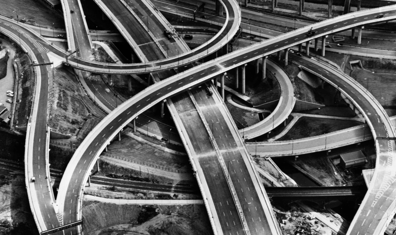 Skrzyżowanie spaghetti” na krótko przed oficjalnym otwarciem 