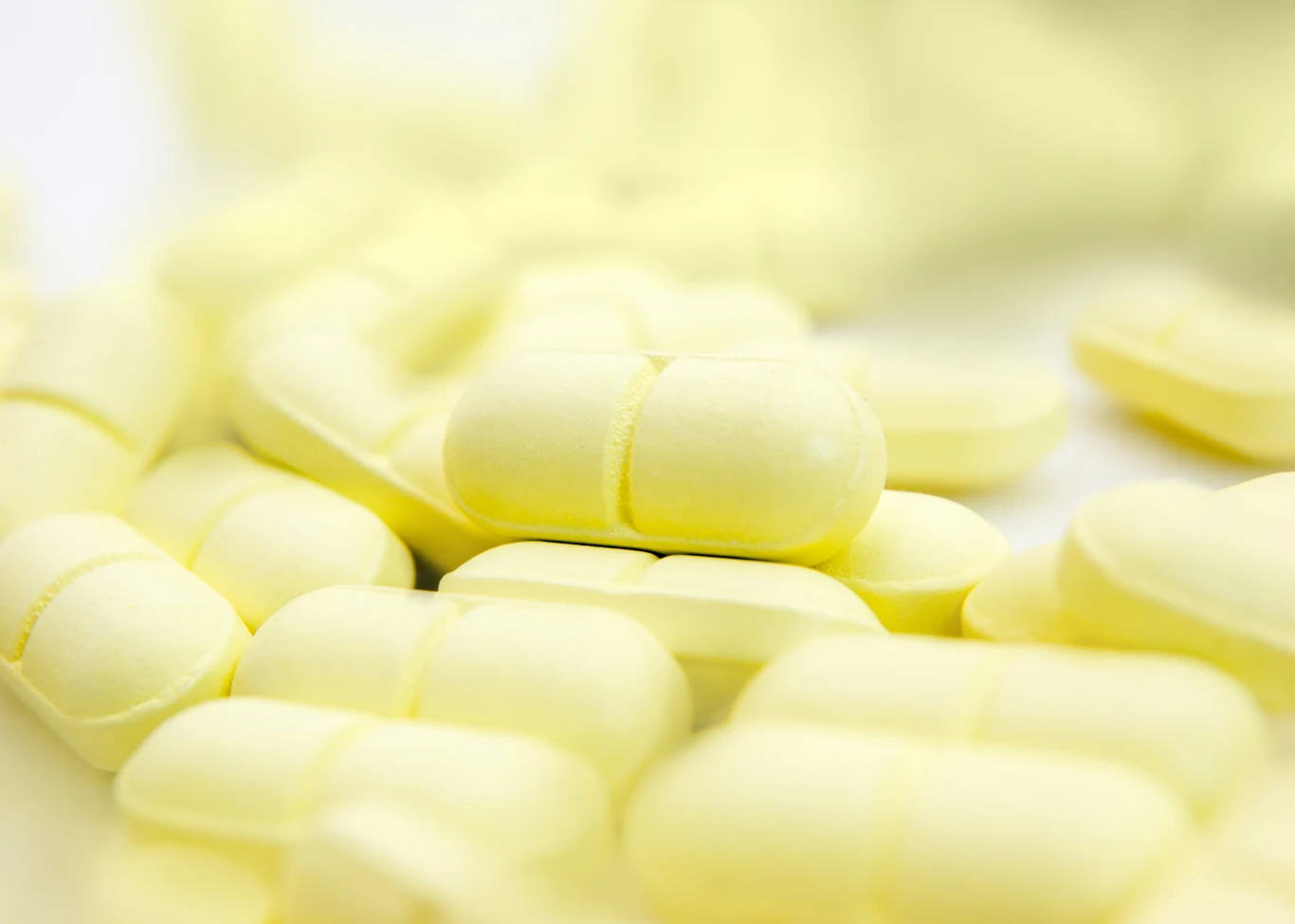 Kto nie powinien sięgać po siarę bydlęcą? Między innymi osoby uczulone na mleko