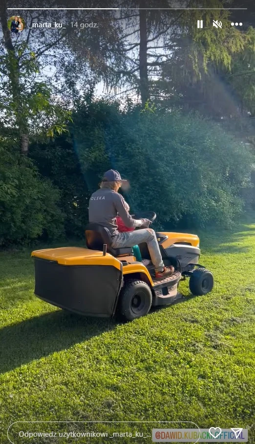Marta Kubacka pokazała męża i córeczkę podczas koszenia trawy /https://www.instagram.com/_marta_ku_/ Marta Kubacka pokazała męża i córeczkę podczas koszenia trawy /https://www.instagram.com/_marta_ku_/