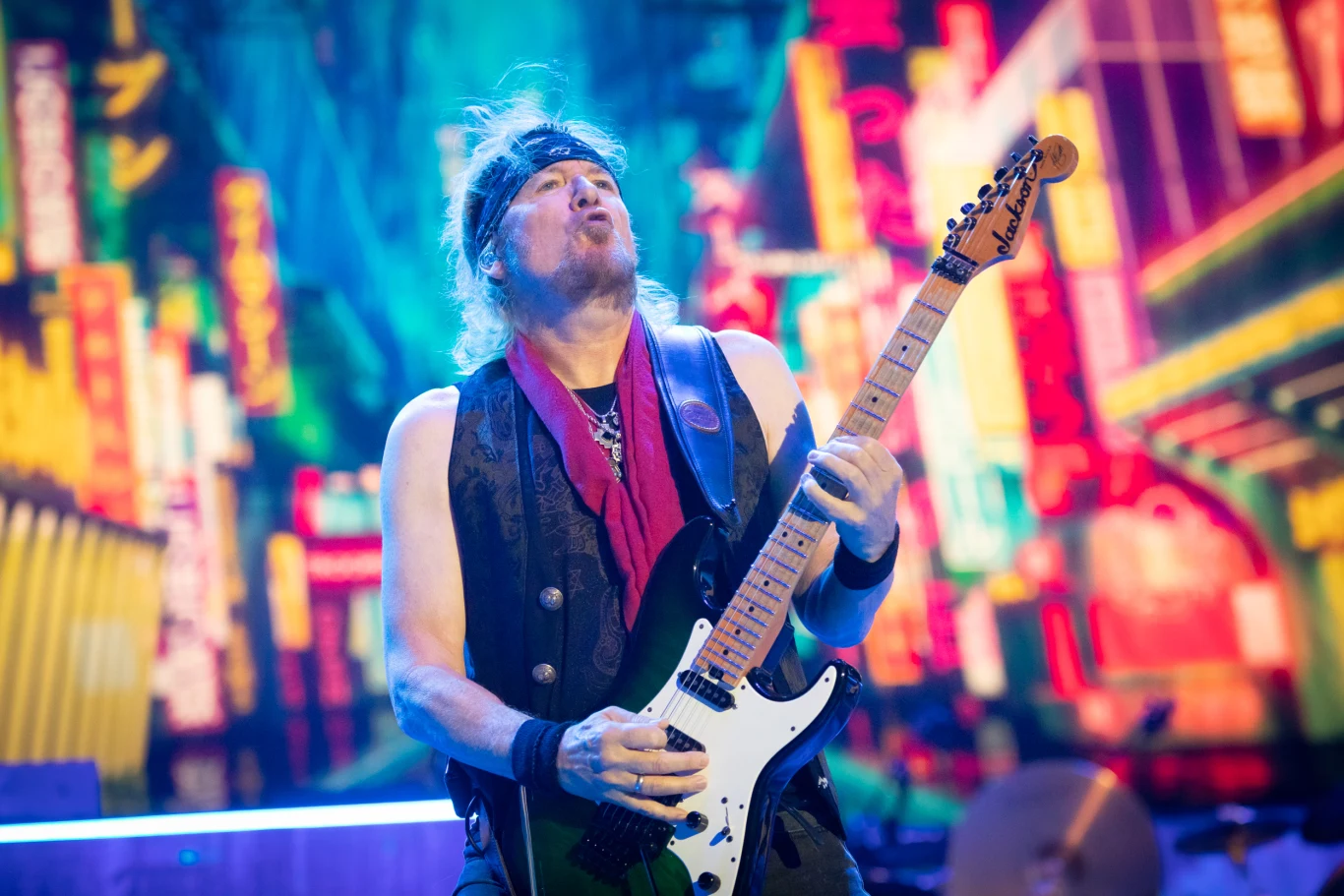 Adrian Smith (Iron Maiden) na koncercie w Tauron Arenie Kraków Adrian Smith (Iron Maiden) na koncercie w Tauron Arenie Kraków