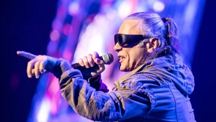 Bruce Dickinson (Iron Maiden) podczas koncertu w Polsce - Tauron Arena Kraków, 13 czerwca 2023 r.
