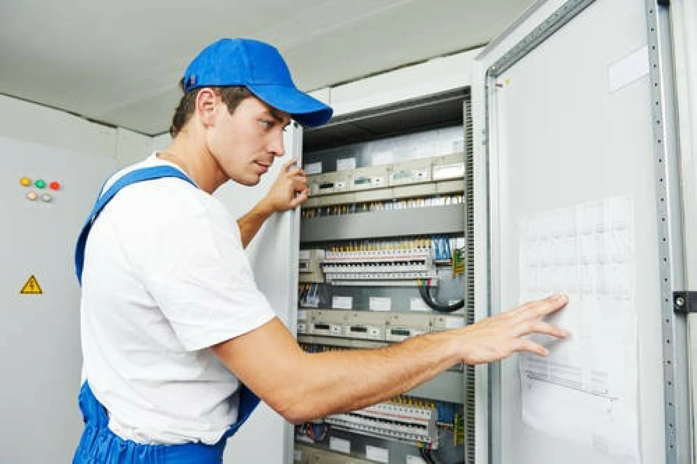 Minmur Raz Przegląd instalacji elektrycznej. Na czym polega i jak często trzeba go ...
