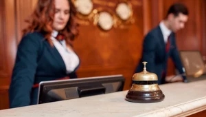 Doba hotelowa droższa niż w ofercie. Ukryte opłaty, które podbijają koszt