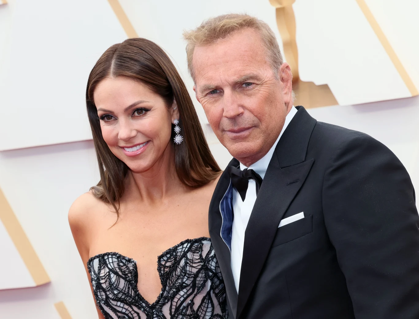 Kevin Costner chce eksmitować żonę z willi wartej fortunę. Wcześniej wypłacił jej sporą sumę