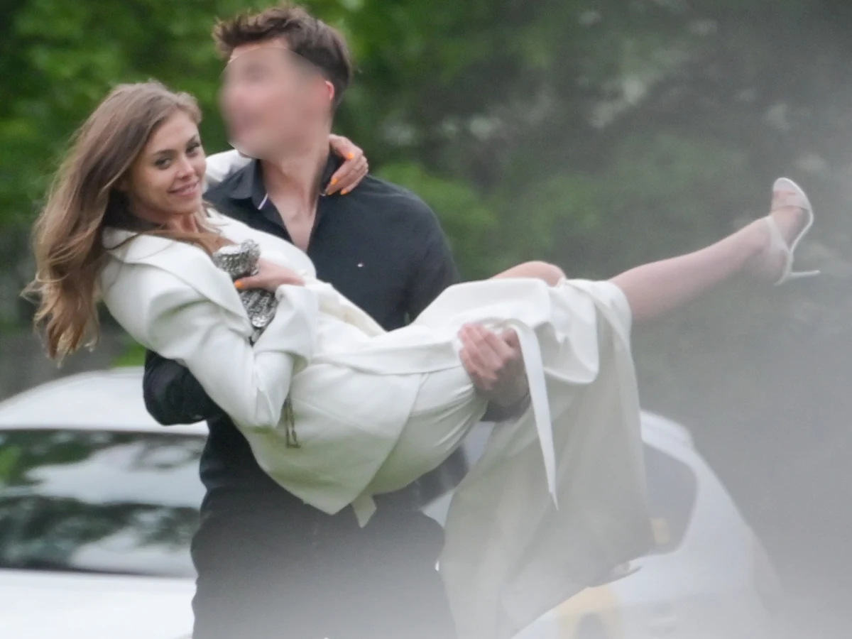 Joanna Opozda znalazła księcia z bajki? Niósł ją na rękach po imprezie! Joanna Opozda znalazła księcia z bajki? Niósł ją na rękach po imprezie!